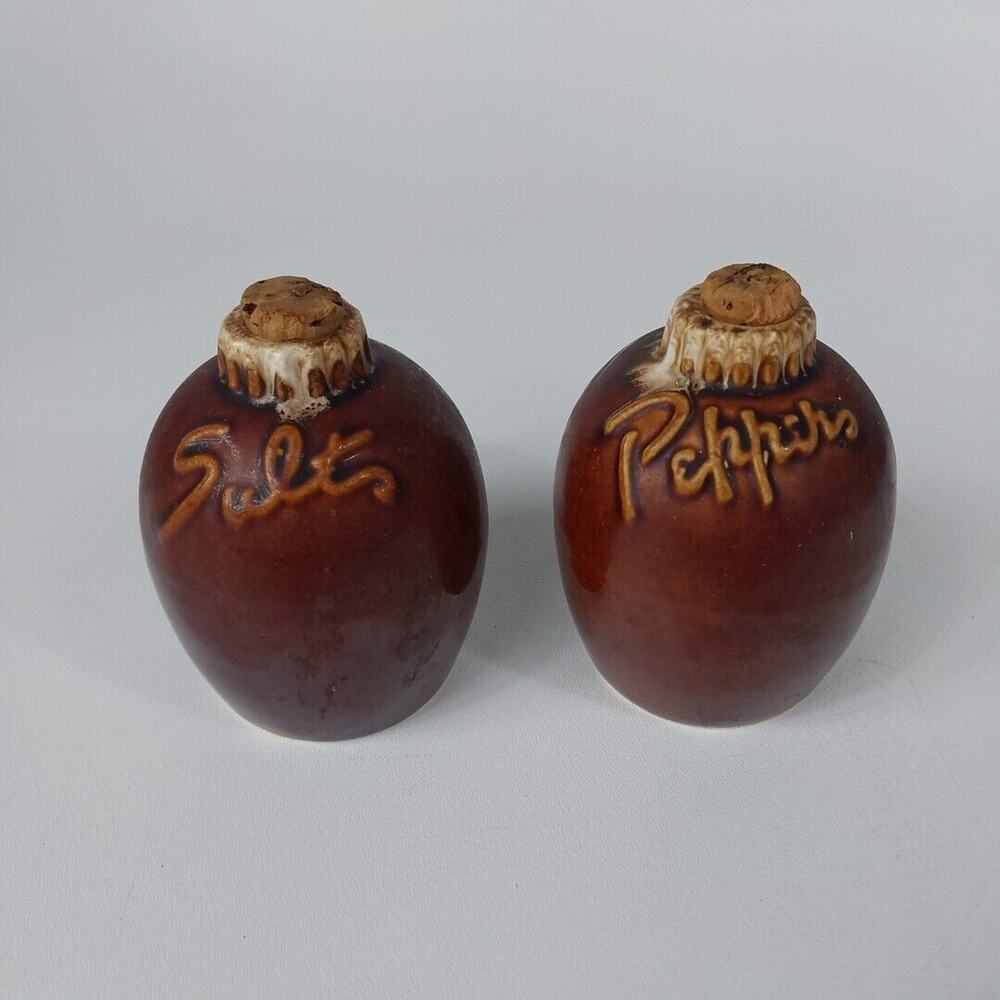 Vintage HULL Pottery Salt &‎ Pepper Shakers Brown Drip Glaze Oven Proof USA